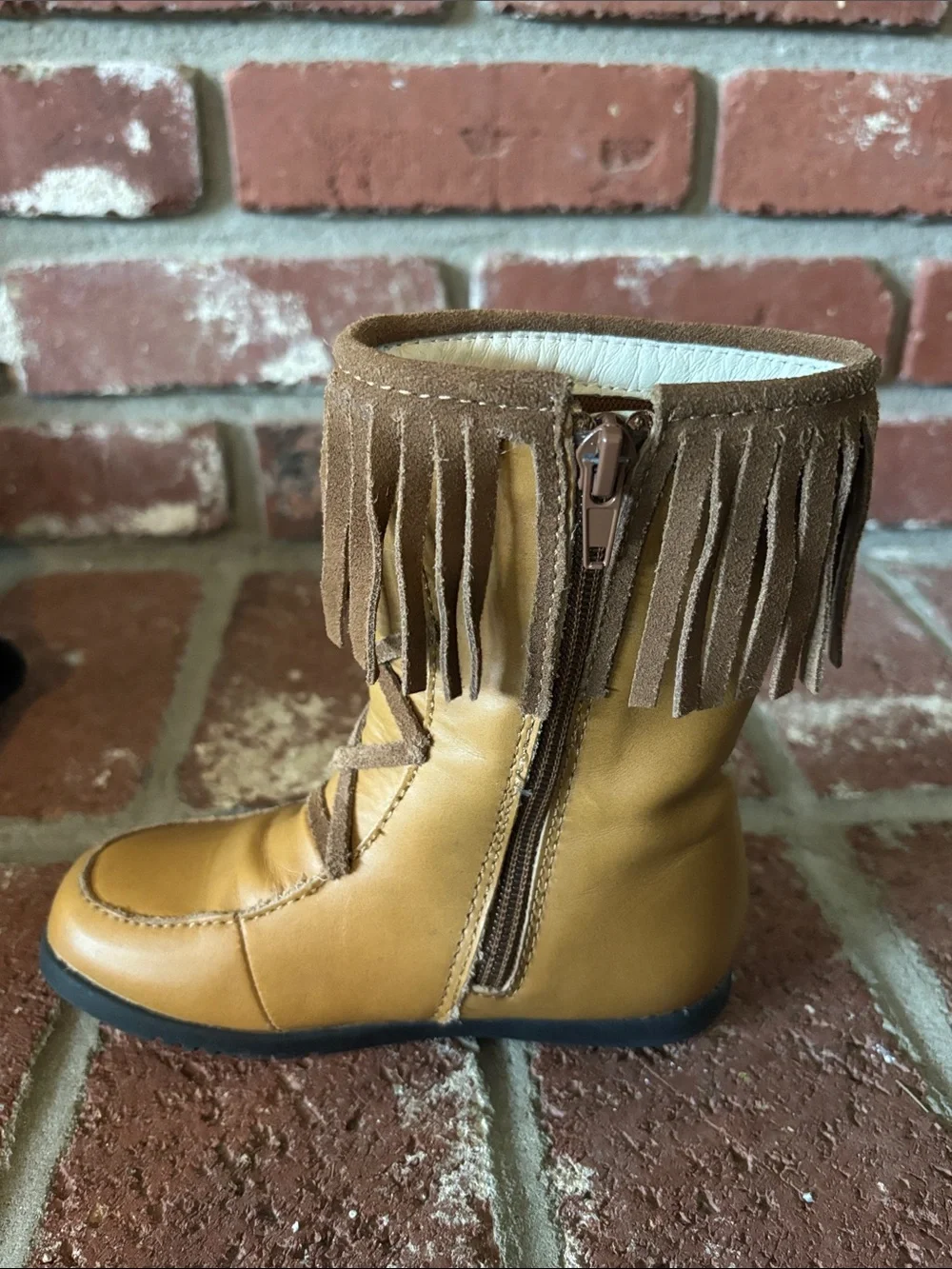 Momogrow Leather Moccasin Fringe Lace-Up Kids Boots Girl’s Size 10
